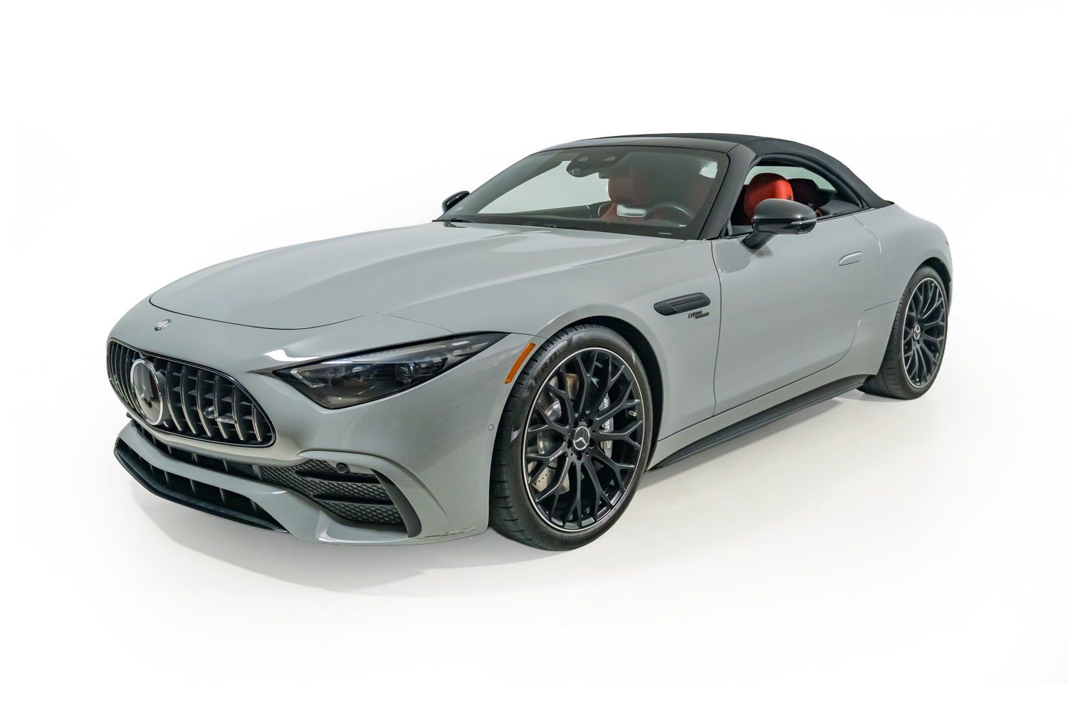 Used 2025 Mercedes-Benz SL 43 AMG w/ Driver Assistance Package image 2