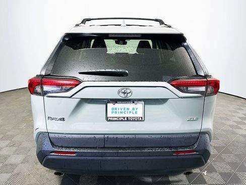 Used 2021 Toyota RAV4 XLE Premium image 7