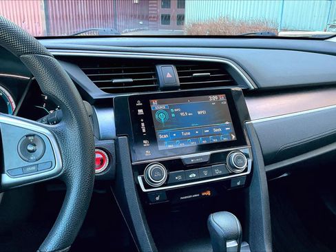 Used 2017 Honda Civic EX-T image 7