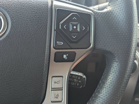 Used 2021 Toyota 4Runner Limited AWD/4WD image 28