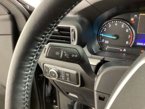 Used 2023 Ford Explorer XLT w/ Equipment Group 202A AWD/4WD image 24
