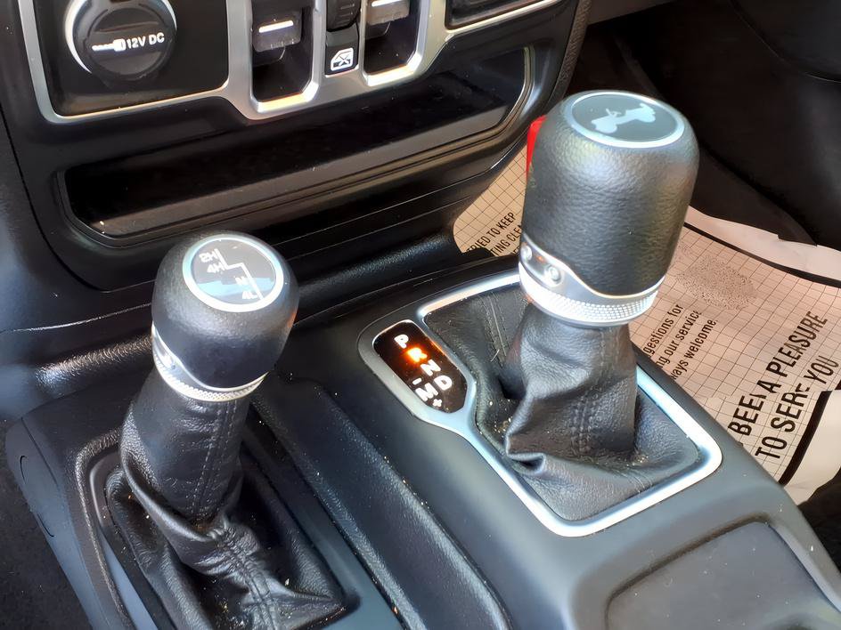Used 2021 Jeep Wrangler Unlimited Sport AWD/4WD image 19