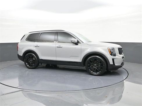Used 2021 Kia Telluride EX w/ EX Premium Package image 17