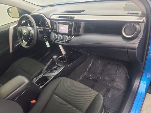 Used 2018 Toyota RAV4 LE image 15