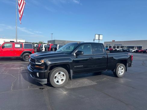 Used 2017 Chevrolet Silverado 1500 LT w/ All Star Edition AWD/4WD image 3