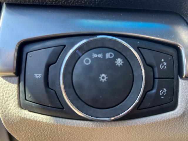 Used 2018 Ford Explorer XLT FWD image 24