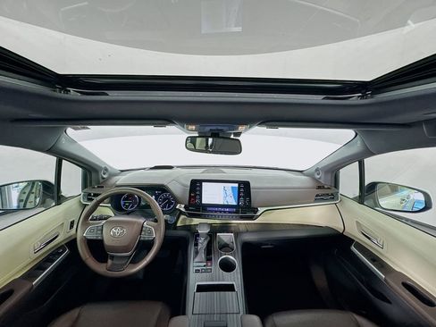 Used 2022 Toyota Sienna Platinum image 42