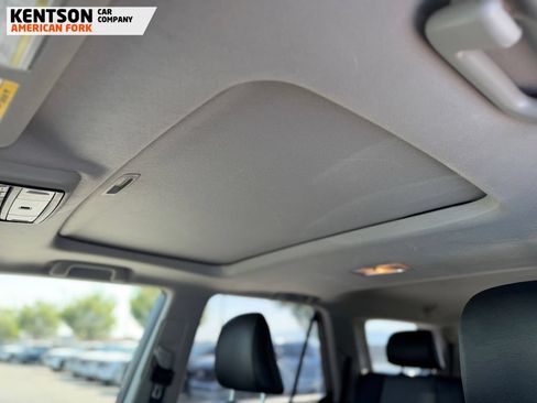 Used 2022 Toyota 4Runner SR5 Premium w/ Moonroof Package AWD/4WD image 26