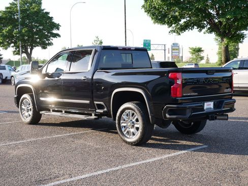 Used 2024 Chevrolet Silverado 3500 High Country AWD/4WD image 7
