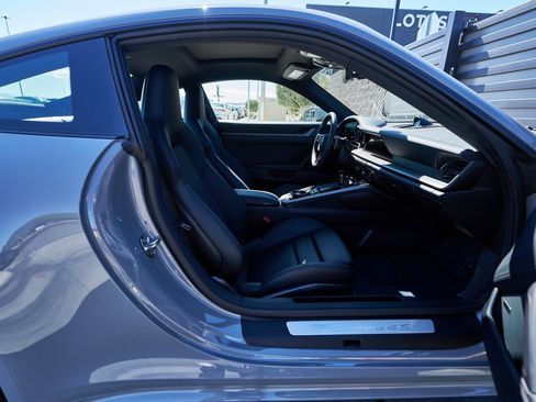 Used 2024 Porsche 911 Carrera 4S w/ Premium Package image 22