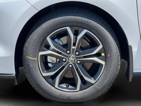 New 2026 Toyota Sienna Platinum AWD/4WD image 33