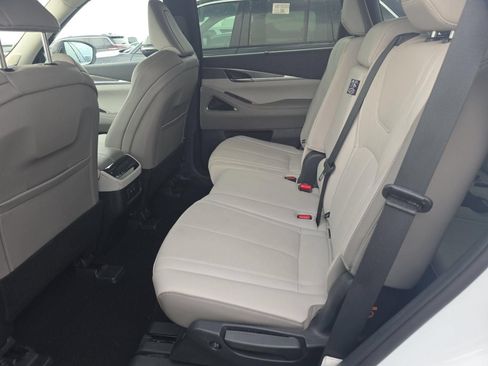 Used 2026 INFINITI QX60 Luxe w/ Cargo Package FWD image 8
