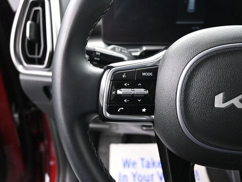 Used 2025 Kia Sorento S image 10