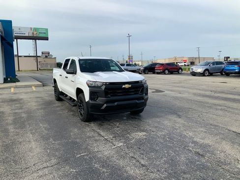 Used 2026 Chevrolet Colorado W/T w/ WT Custom Package AWD/4WD image 4