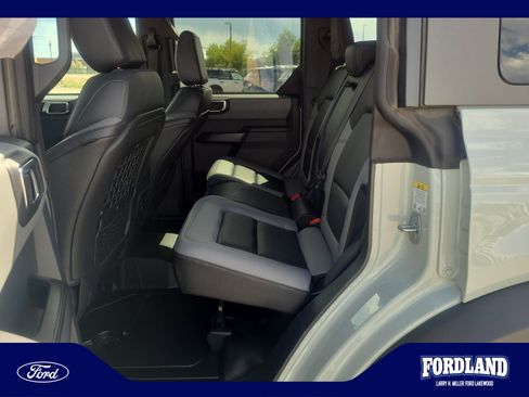 Used 2024 Ford Bronco Black Diamond AWD/4WD image 17