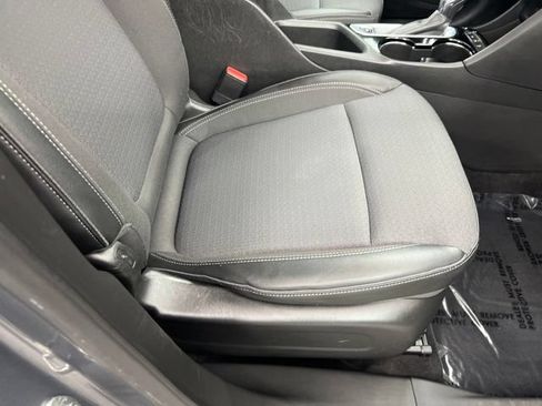 Used 2022 Buick Encore GX Select AWD/4WD image 24