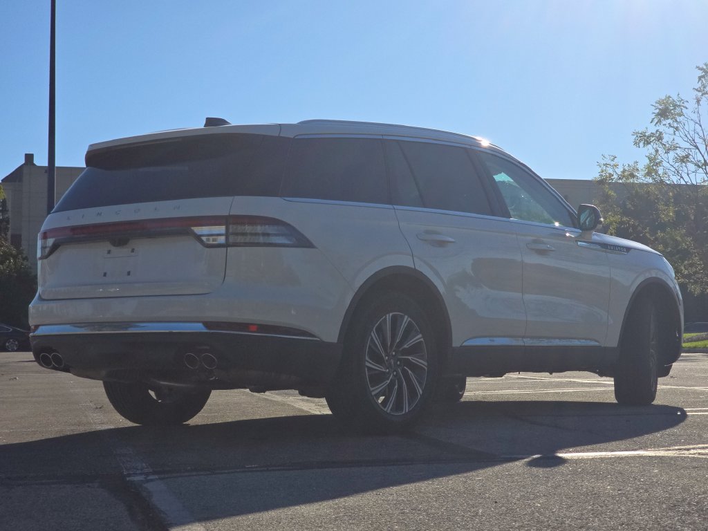 Used 2026 Lincoln Aviator AWD image 15
