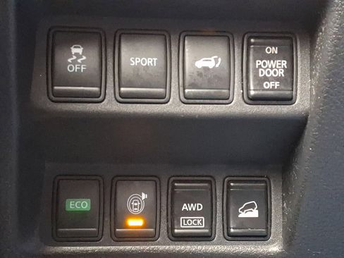 Used 2016 Nissan Rogue SV w/ SV Premium Package image 26