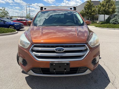 Used 2017 Ford Escape SE FWD image 2