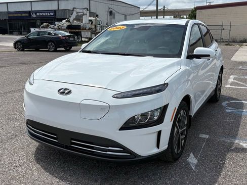Used 2023 Hyundai Kona Limited w/ Cargo Package FWD image 7