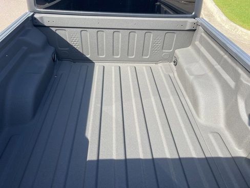 New 2025 Jeep Gladiator Sport image 13