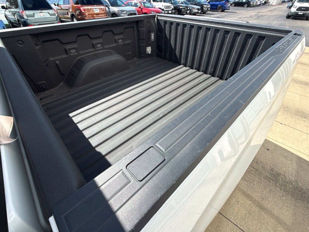 Used 2022 Chevrolet Silverado 1500 RST w/ Convenience Package II AWD/4WD image 9