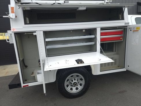Used 2017 Chevrolet Silverado 3500 W/T RWD image 8