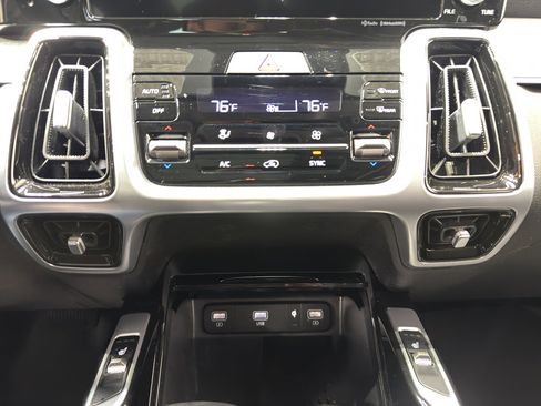 Used 2022 Kia Sorento SX image 34