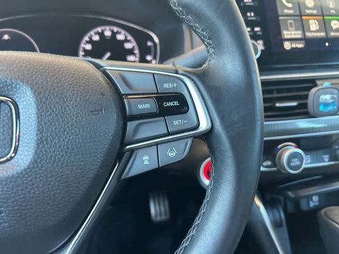 Used 2018 Honda Accord Sport image 5