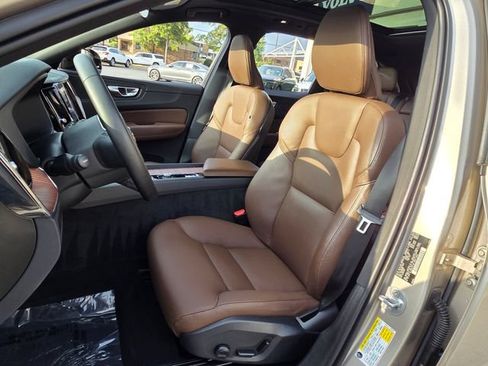 Certified 2024 Volvo XC60 B5 Plus AWD/4WD image 8