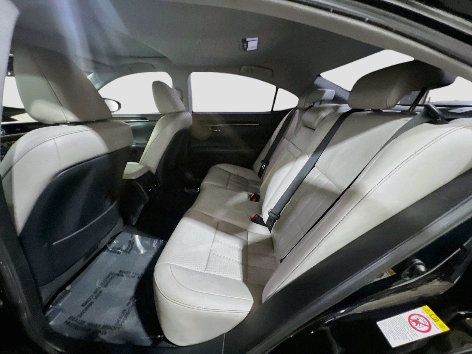 Used 2016 Lexus ES 350 w/ Luxury Package w/Wood Trim FWD image 18
