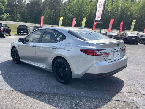 Used 2026 Toyota Camry LE w/ Convenience Package FWD image 4