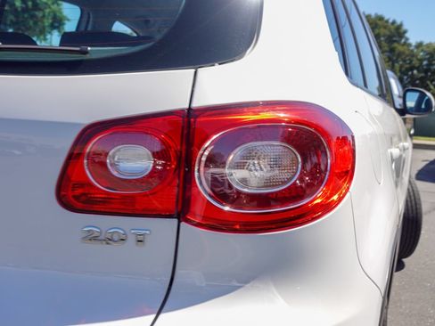 Used 2011 Volkswagen Tiguan S FWD image 6
