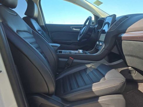 Used 2024 Ford Edge SEL w/ Convenience Package image 9