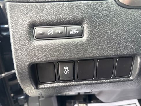 Used 2017 Nissan Murano S w/ Navigation Package image 18