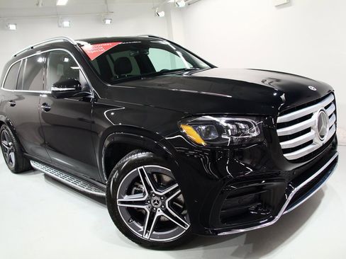 Used 2025 Mercedes-Benz GLS 450 4MATIC image 8
