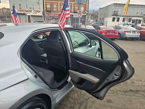 Used 2021 Toyota Camry LE image 12