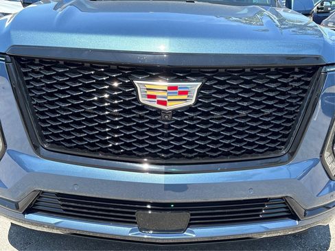 New 2026 Cadillac Escalade ESV Sport w/ Touring Package AWD/4WD image 15