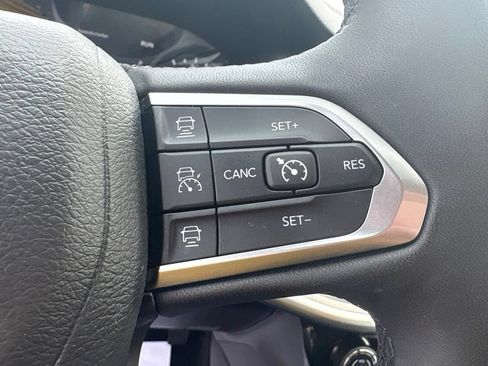 Used 2025 Jeep Compass Limited AWD/4WD image 20