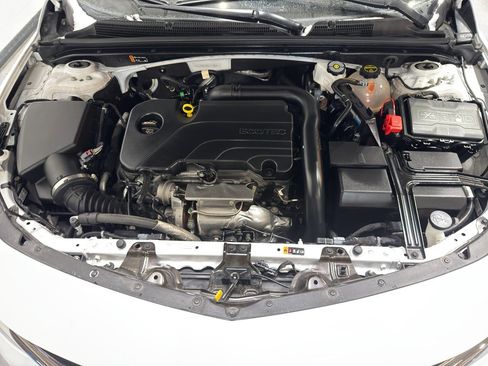 Used 2025 Chevrolet Malibu LT image 32