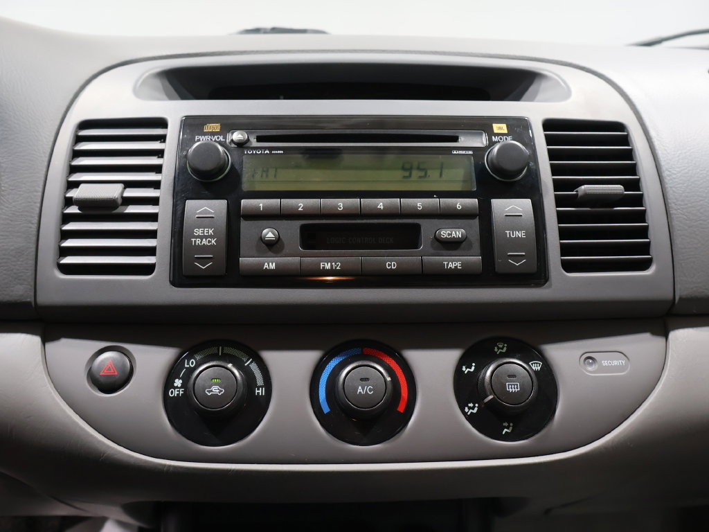 Used 2003 Toyota Camry LE FWD image 25