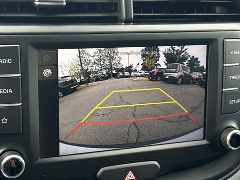Used 2025 Kia Soul LX w/ LX Technology Package FWD image 20