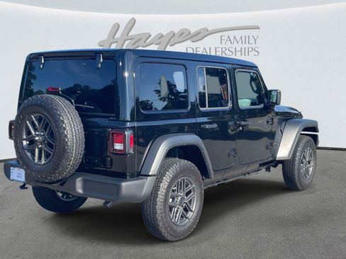 Used 2026 Jeep Wrangler Unlimited Sport AWD/4WD image 3