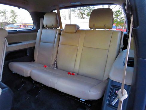 Used 2014 Toyota Sequoia Platinum image 17