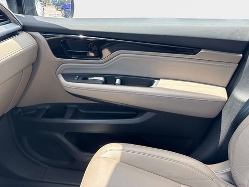 Used 2024 Honda Odyssey Touring image 23