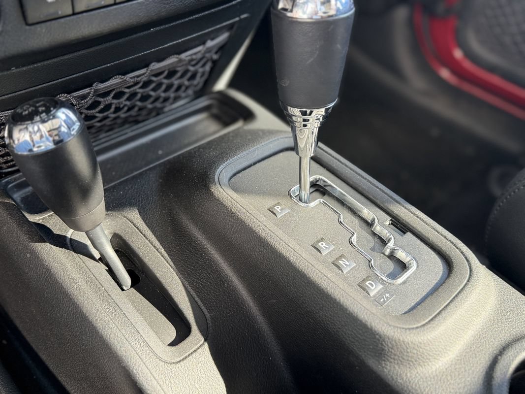 Used 2012 Jeep Wrangler Unlimited Sport AWD/4WD image 15