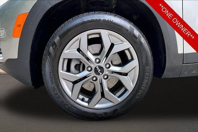 Used 2024 Kia Seltos LX AWD/4WD image 8