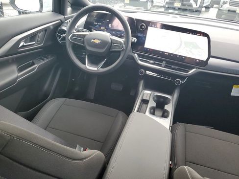 New 2026 Chevrolet Equinox EV LT image 10