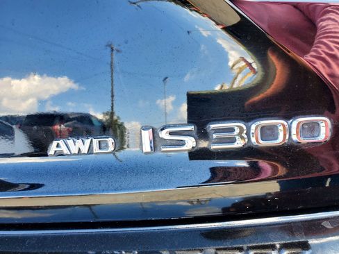 Used 2019 Lexus IS 300 AWD image 10