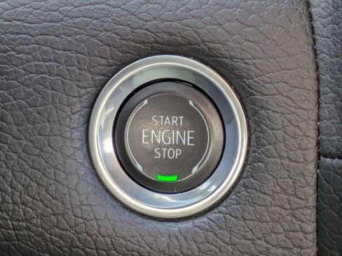 Used 2024 GMC Yukon XL Denali image 25